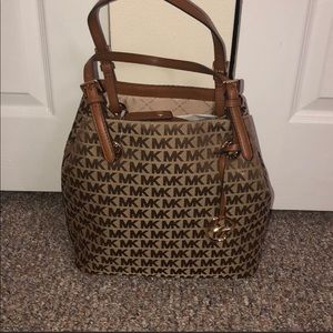NWT MK monogram purse !!!👜